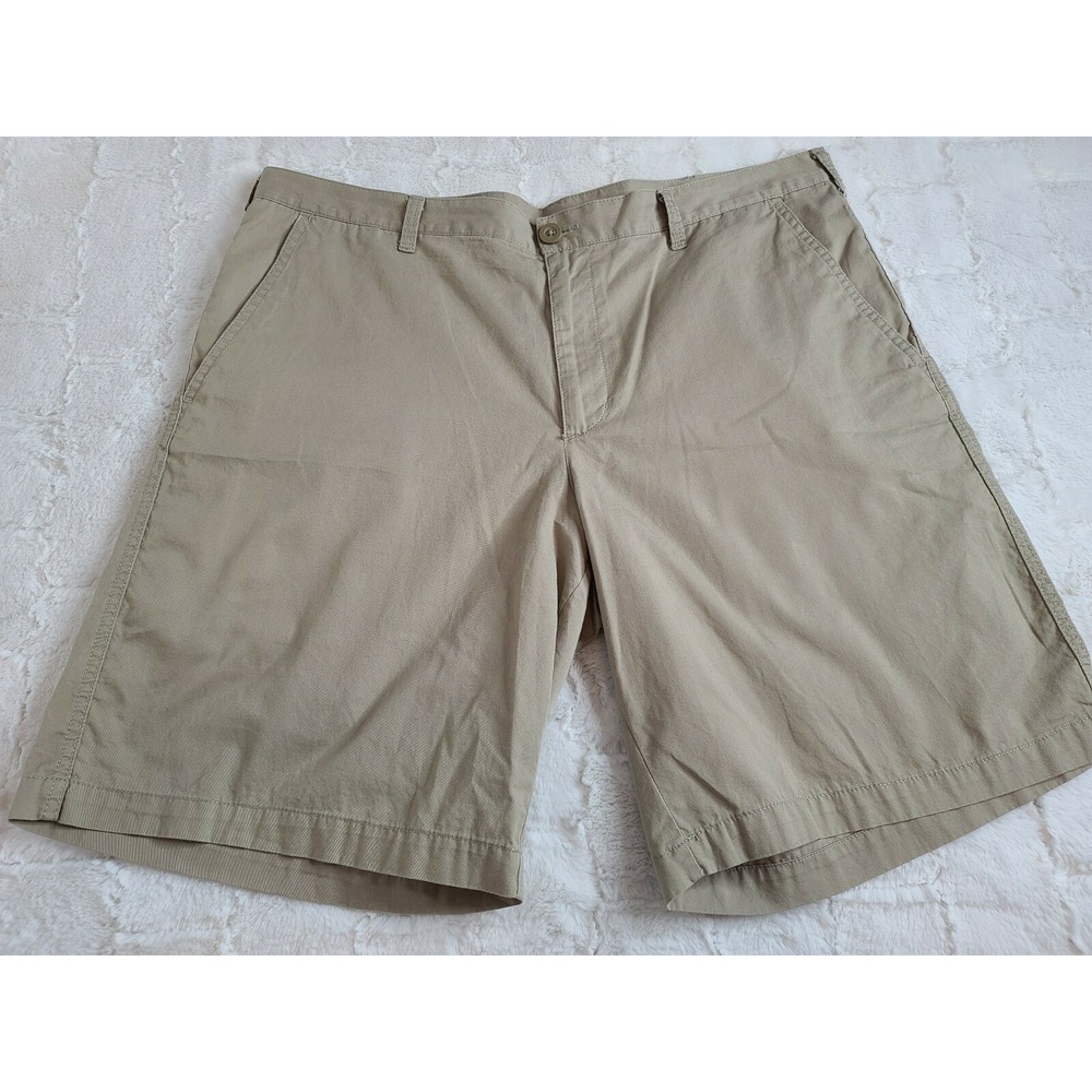 Columbia Sportswear - Men's Size 40 Khaki Shorts - 10" Inseam - Cotton - EUC